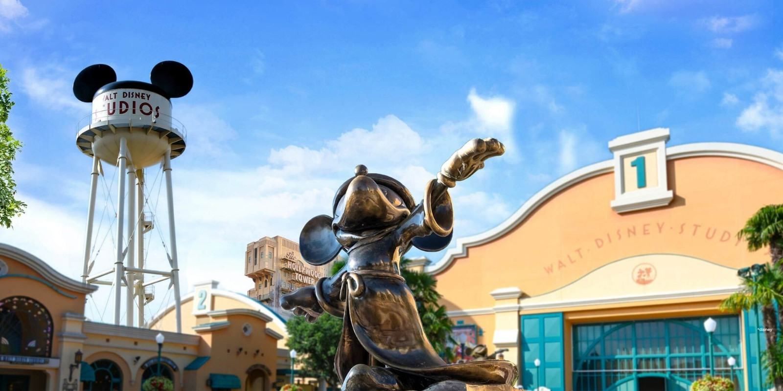 Mickey Mouse Standbeeld voor Studio 1 in Front Lot