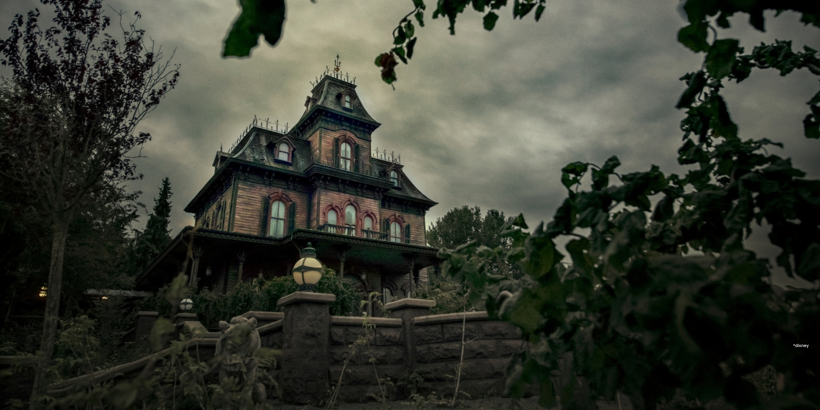 Het griezelige Phantom Manor spookhuis