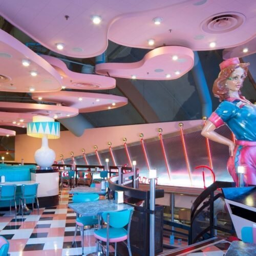 Annette's Diner Restaurant Annettes met blauwe banken en roze plafond