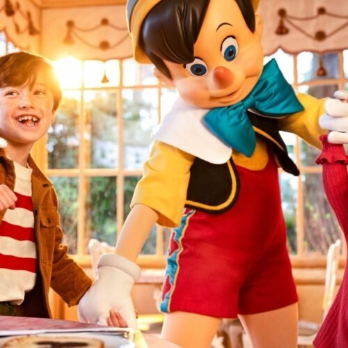 Au Chalet de la Marionnette Pinokkio met kinderen in Plaza Gardens