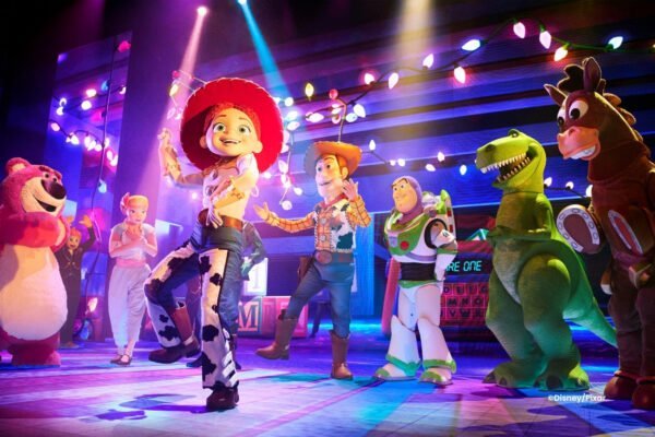 Pixar musical Pixar Show met Disney Figuren uit Toy Story in het Walt Disney Studios® Park